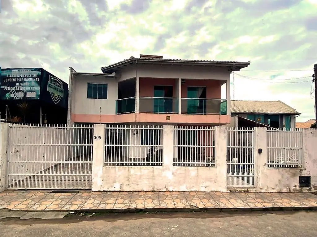 Casa 4 quartos à venda em Centro, Navegantes — Casa em Centro — Navegantes · Cód. 221